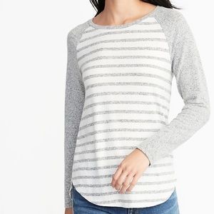 Old Navy women’s raglan striped tee
